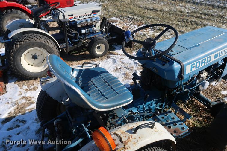 image for item DD9535 Ford 1100 MFWD tractor