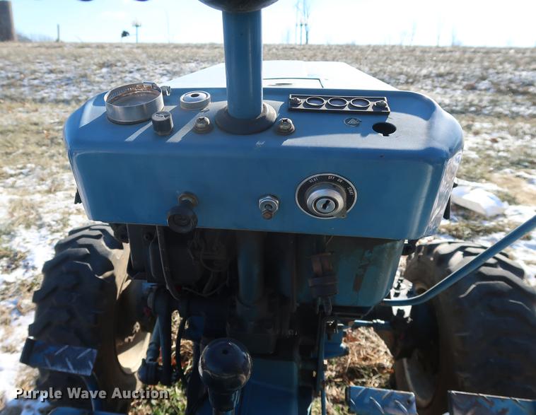 image for item DD9535 Ford 1100 MFWD tractor