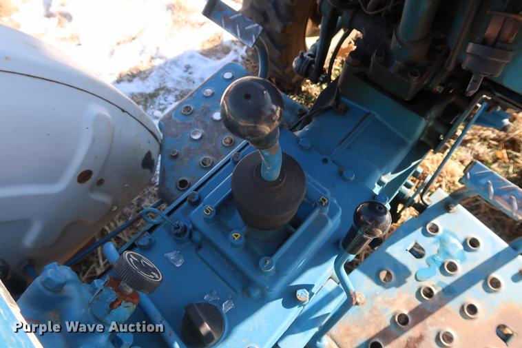 image for item DD9535 Ford 1100 MFWD tractor