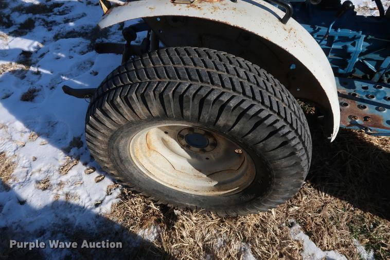 image for item DD9535 Ford 1100 MFWD tractor