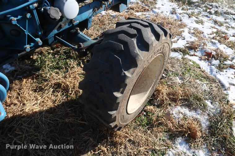 image for item DD9535 Ford 1100 MFWD tractor