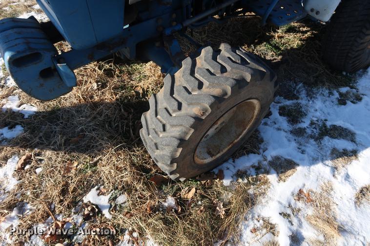 image for item DD9535 Ford 1100 MFWD tractor