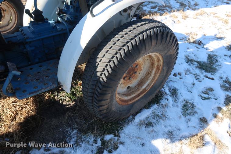image for item DD9535 Ford 1100 MFWD tractor