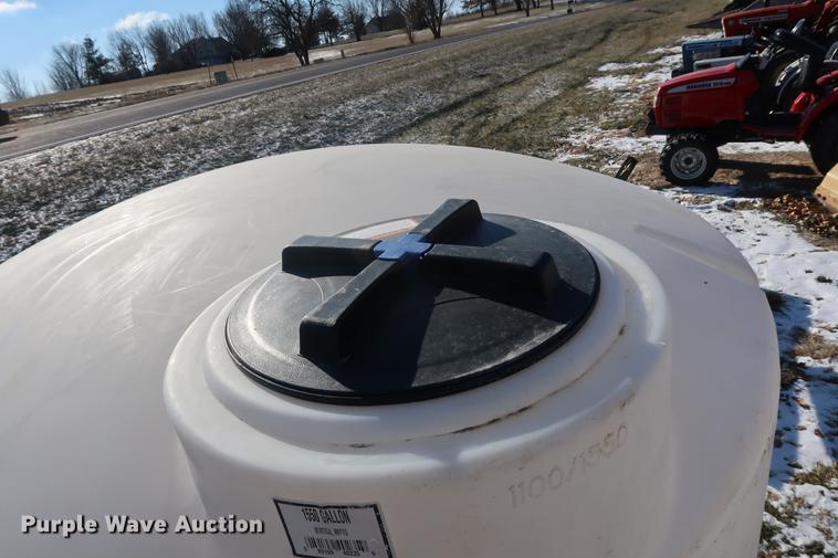 image for item DD9539 Poly tank