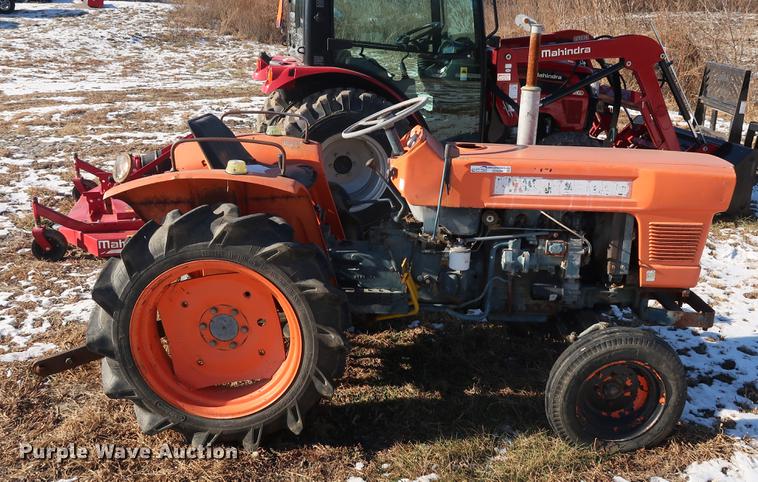 image for item DD9544 Kubota L2000 tractor