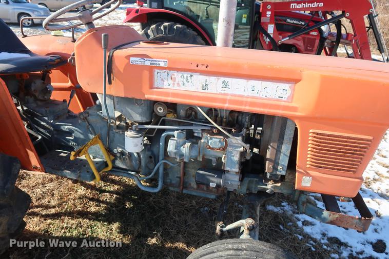 image for item DD9544 Kubota L2000 tractor