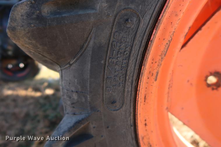 image for item DD9544 Kubota L2000 tractor