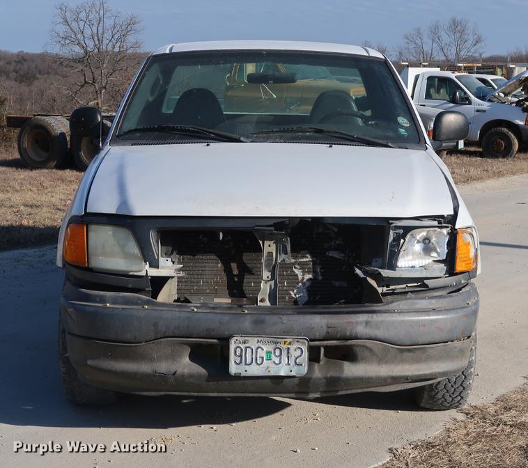 image for item DD9550 2004 Ford F150 pickup truck