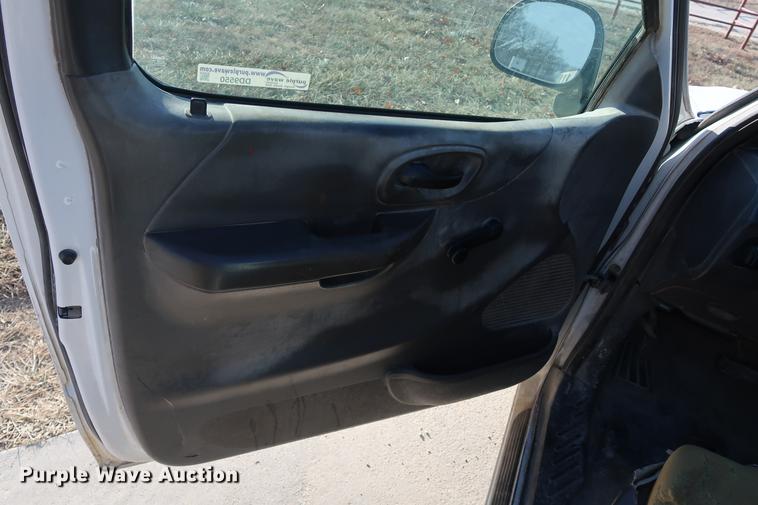 image for item DD9550 2004 Ford F150 pickup truck