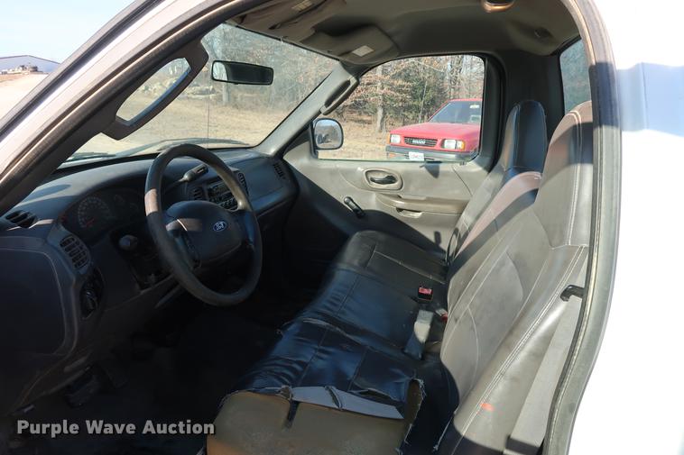 image for item DD9550 2004 Ford F150 pickup truck