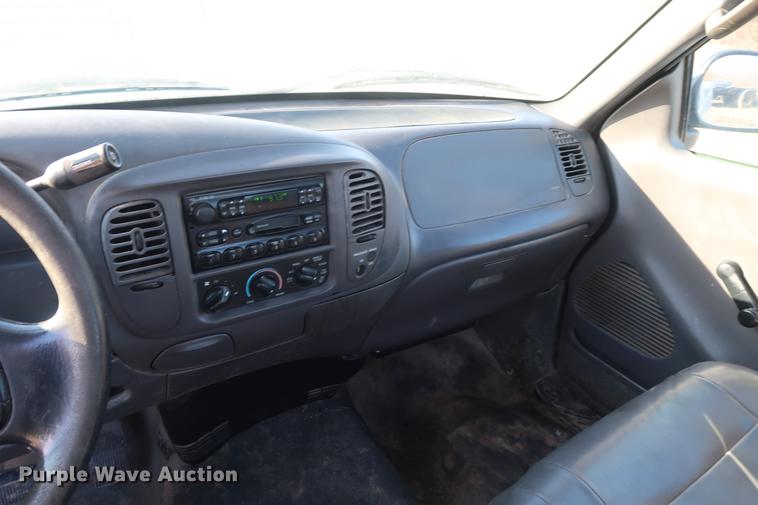 image for item DD9550 2004 Ford F150 pickup truck