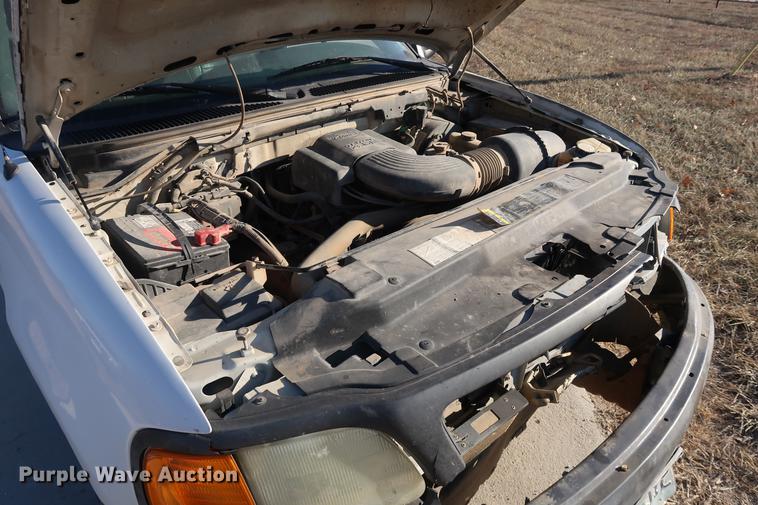 image for item DD9550 2004 Ford F150 pickup truck