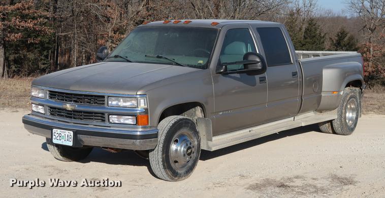 image for item DD9551 1999 Chevrolet 3500 Crew Cab pickup truck