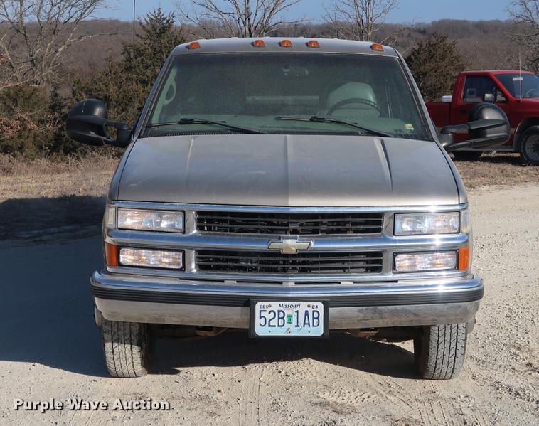 image for item DD9551 1999 Chevrolet 3500 Crew Cab pickup truck