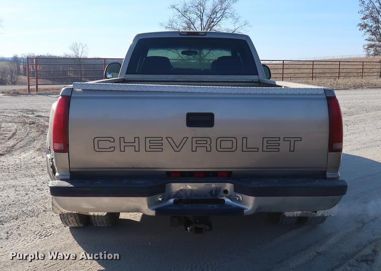 image for item DD9551 1999 Chevrolet 3500 Crew Cab pickup truck