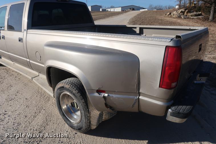 image for item DD9551 1999 Chevrolet 3500 Crew Cab pickup truck