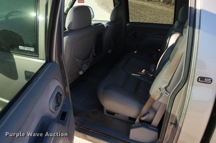 image for item DD9551 1999 Chevrolet 3500 Crew Cab pickup truck