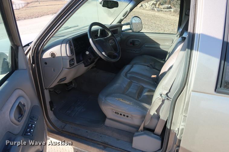 image for item DD9551 1999 Chevrolet 3500 Crew Cab pickup truck