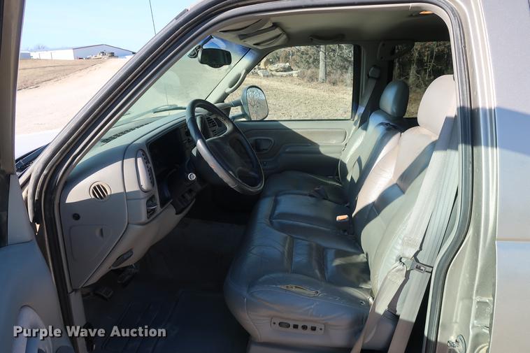 image for item DD9551 1999 Chevrolet 3500 Crew Cab pickup truck