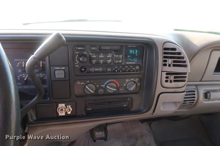 image for item DD9551 1999 Chevrolet 3500 Crew Cab pickup truck