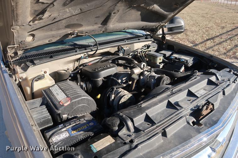 image for item DD9551 1999 Chevrolet 3500 Crew Cab pickup truck