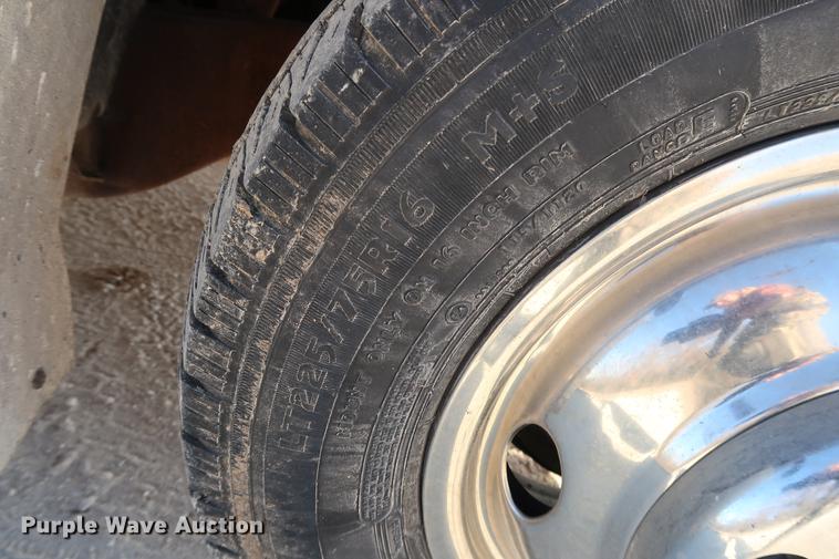 image for item DD9551 1999 Chevrolet 3500 Crew Cab pickup truck