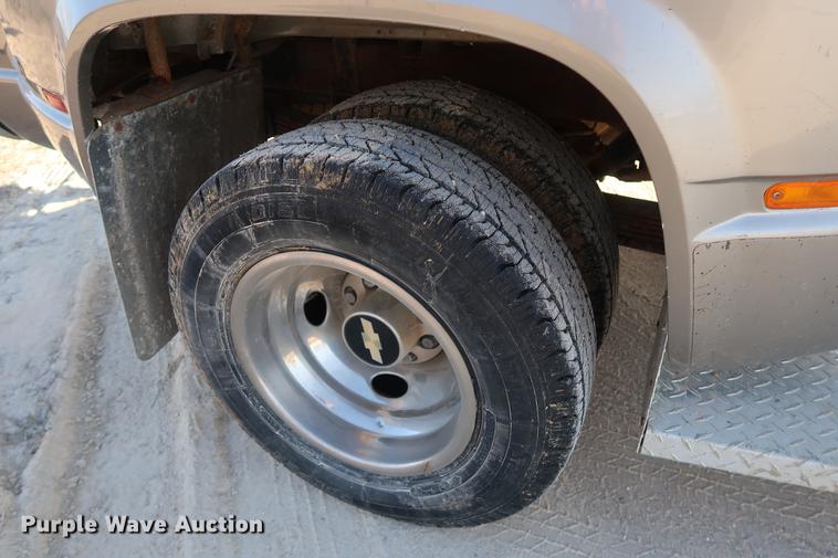 image for item DD9551 1999 Chevrolet 3500 Crew Cab pickup truck