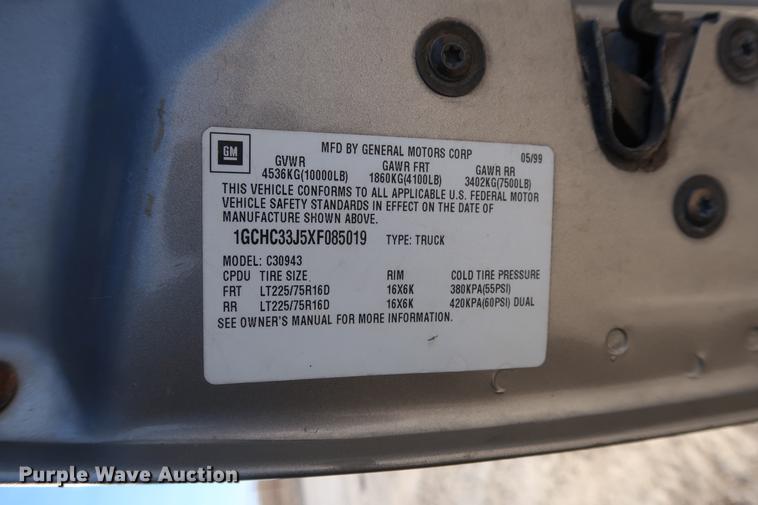 image for item DD9551 1999 Chevrolet 3500 Crew Cab pickup truck