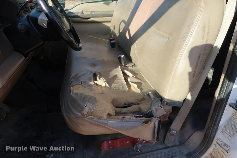 image for item DD9552 2000 Ford F350 Super Duty flatbed pickup truck