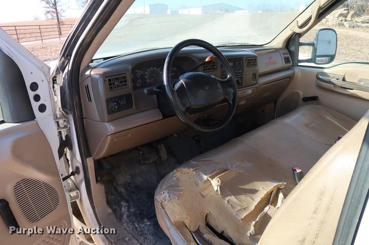 image for item DD9552 2000 Ford F350 Super Duty flatbed pickup truck