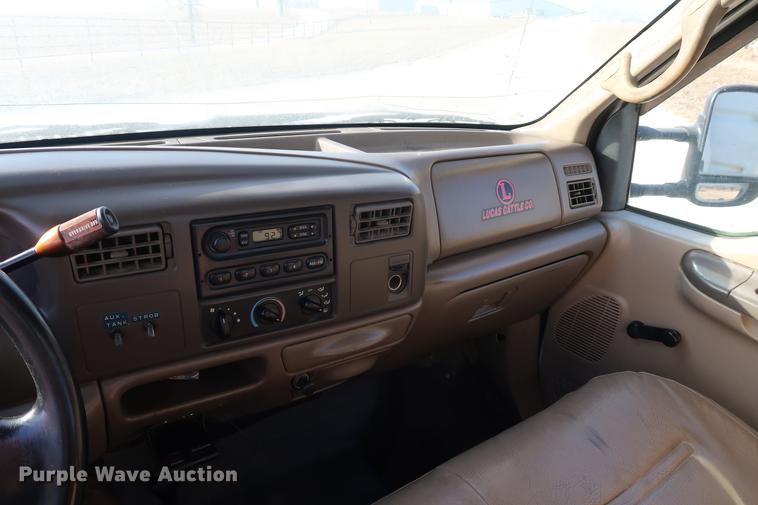 image for item DD9552 2000 Ford F350 Super Duty flatbed pickup truck