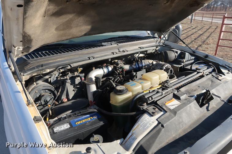 image for item DD9552 2000 Ford F350 Super Duty flatbed pickup truck