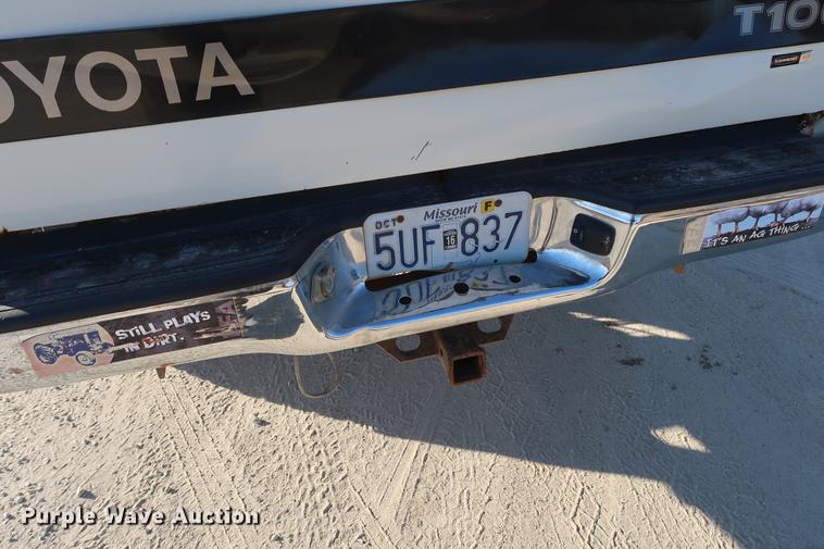 image for item DD9553 1996 Toyota T100 SR5 XtraCab pickup truck