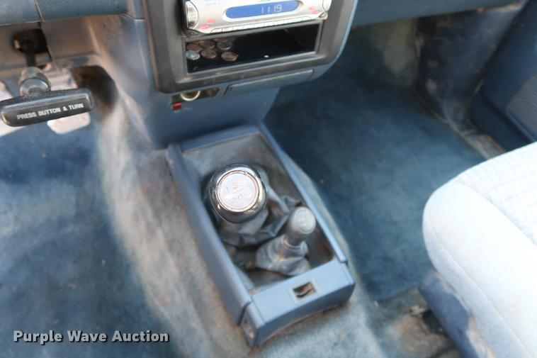 image for item DD9553 1996 Toyota T100 SR5 XtraCab pickup truck