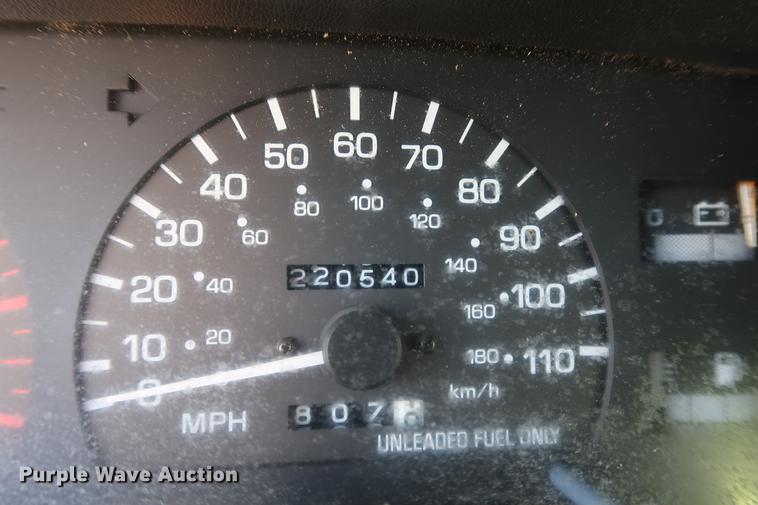 image for item DD9553 1996 Toyota T100 SR5 XtraCab pickup truck