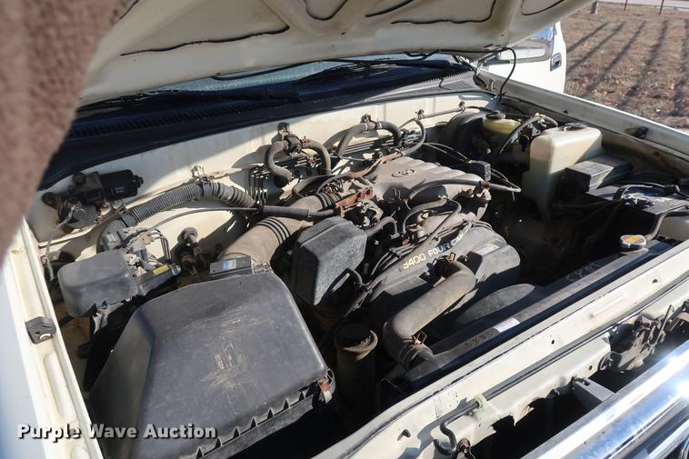 image for item DD9553 1996 Toyota T100 SR5 XtraCab pickup truck