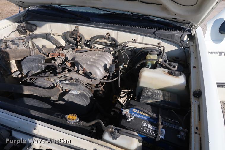 image for item DD9553 1996 Toyota T100 SR5 XtraCab pickup truck