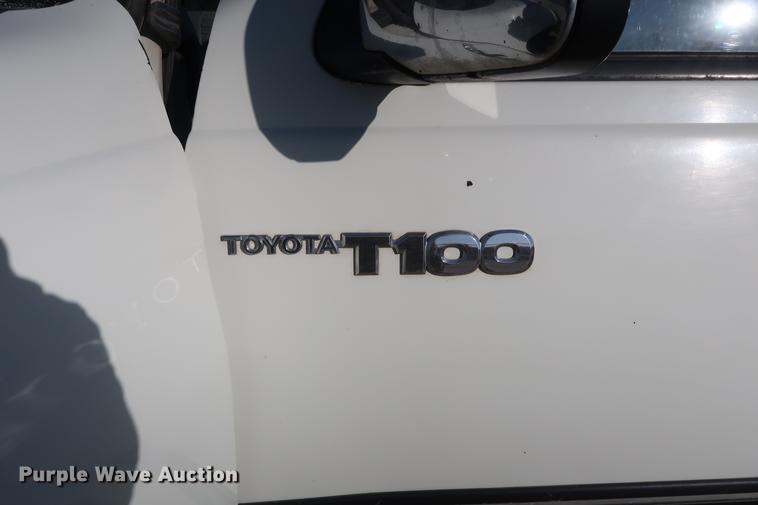 image for item DD9553 1996 Toyota T100 SR5 XtraCab pickup truck