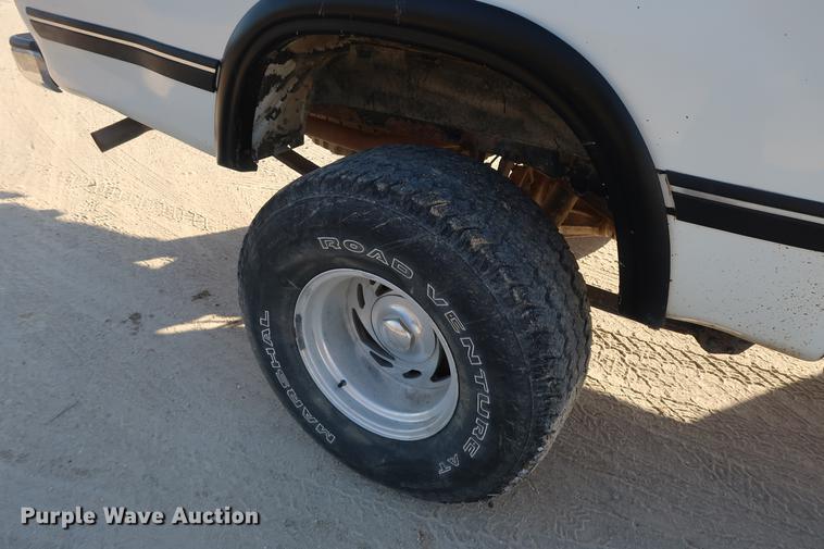 image for item DD9553 1996 Toyota T100 SR5 XtraCab pickup truck