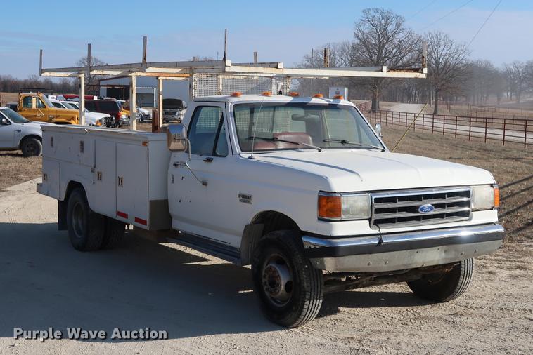 image for item DD9554 1991 Ford F450 Super Duty utility truck
