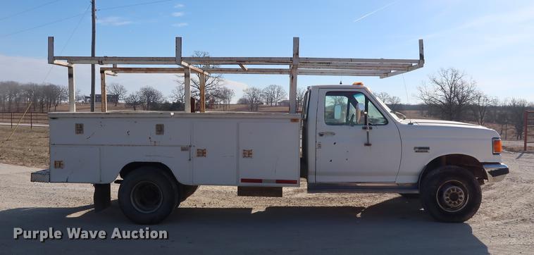 image for item DD9554 1991 Ford F450 Super Duty utility truck