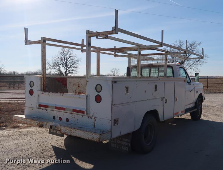 image for item DD9554 1991 Ford F450 Super Duty utility truck