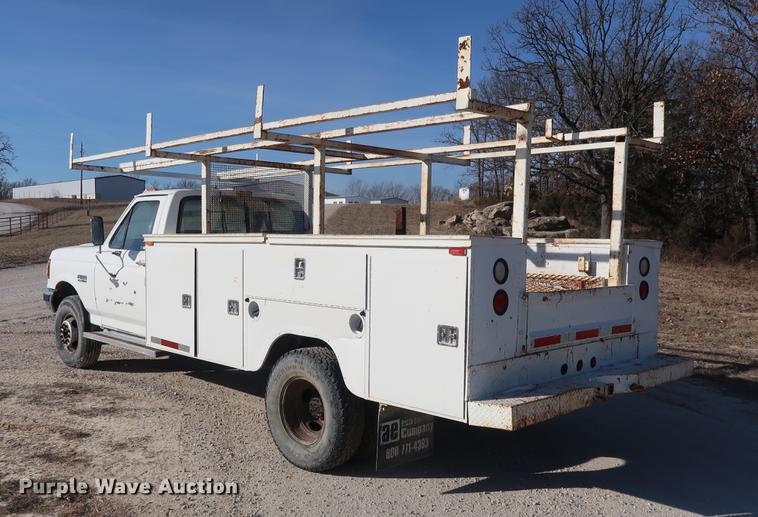 image for item DD9554 1991 Ford F450 Super Duty utility truck