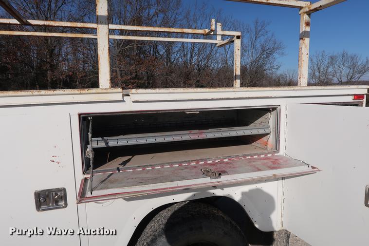 image for item DD9554 1991 Ford F450 Super Duty utility truck