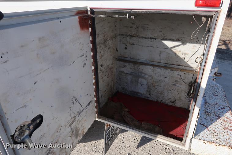 image for item DD9554 1991 Ford F450 Super Duty utility truck