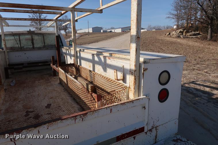 image for item DD9554 1991 Ford F450 Super Duty utility truck