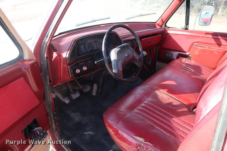 image for item DD9554 1991 Ford F450 Super Duty utility truck