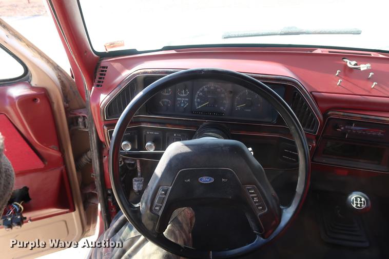 image for item DD9554 1991 Ford F450 Super Duty utility truck