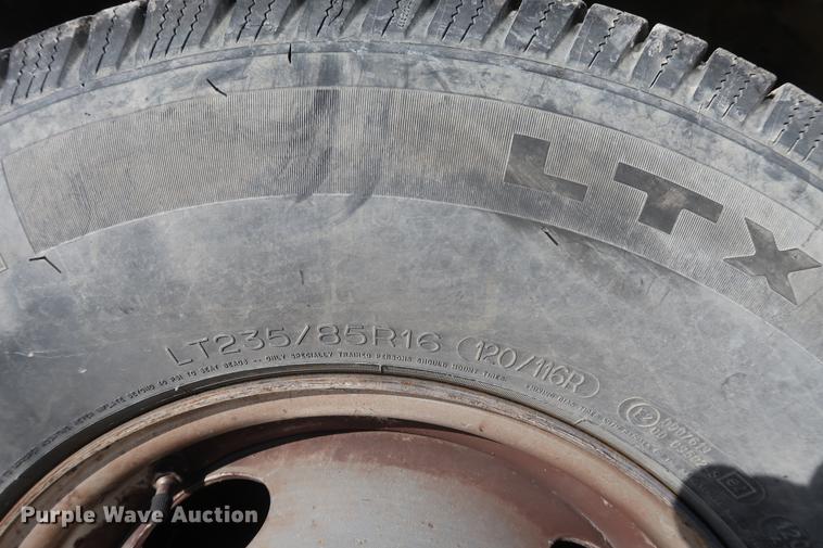 image for item DD9554 1991 Ford F450 Super Duty utility truck