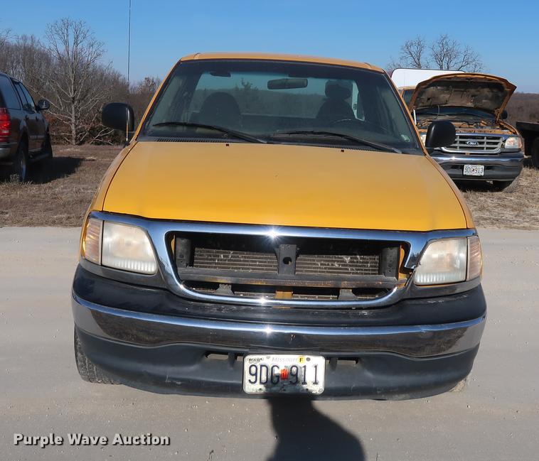 image for item DD9555 2001 Ford F150 pickup truck
